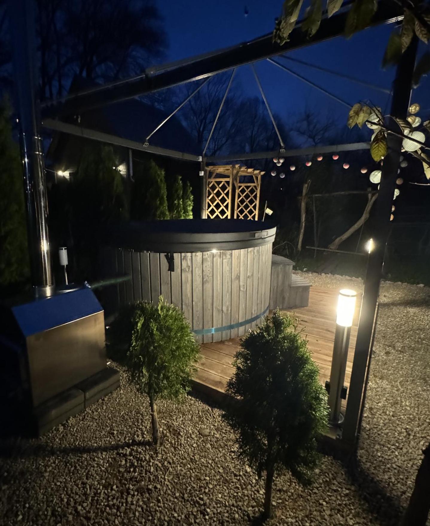 Amazing Little House On An Island With Garden Vila Riga Exterior foto